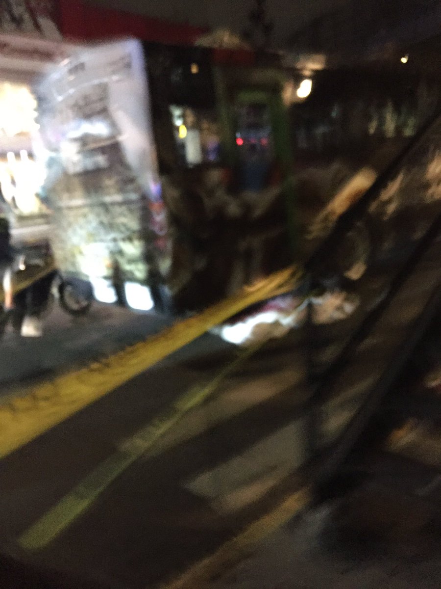 RecupPlateros's tweet photo. Camión de la Ruta 117 atropella mujer que falleció en el lugar, frente a la bodega Aurrerá Centenario #LomasDePlateros cuantos más? @DENUNCIAINVEAMX @inveacdmx @SSP_CDMX @AlcaldiaAlvaroO @amievajoserra @Poder_AG_AO @trinohernandez @AristeguiOnline https://t.co/rmOgm93NWJ