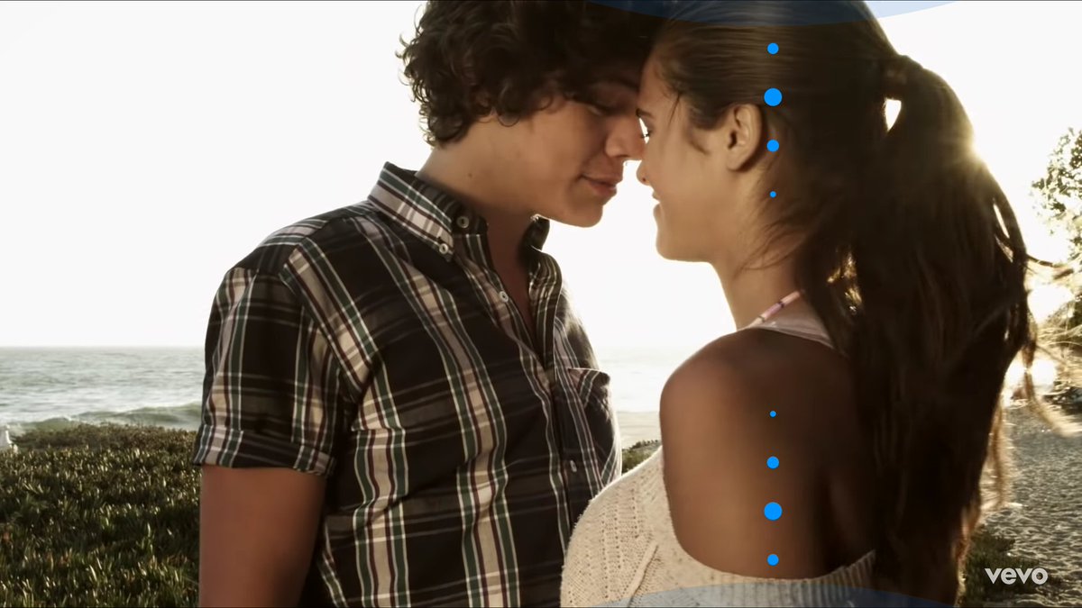 allthegaysontv's tweet image. 8 years later and this still makes me uncomfortable

#WMYBTo1Billion  #8YearsofOneDirection
