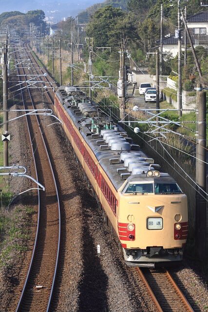mars_9485's tweet photo. #これを見た人は回送の画像を貼れ
数年前に載せた気もするけど…再掲載。
近年まで残った国鉄特急色485系たちの回想…元へ、回送シリーズ☺️
① Do32編成 2012/8/27 回9762M
② T18編成 2015/5/3 回9527M
③ K1編成 2014/5/15 回9972M
④ K2編成 2013/8/1 K2 回8792M
#485系 #Do32 #T18 https://t.co/BF4Uk6H6u0