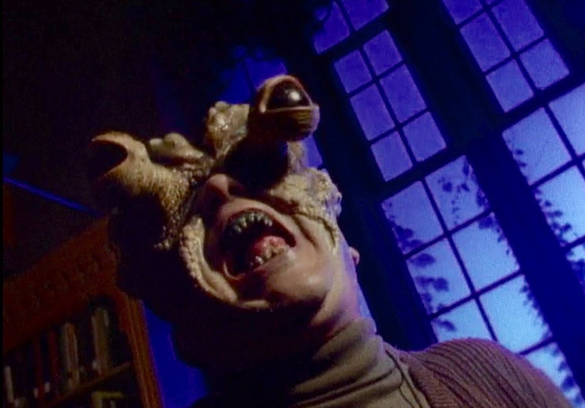 TaylorIsOdd's tweet photo. S:1ep:1"the girl who cried monster" the librarian is a freak and Lucy catches him turning to a monster and he chases her to her house and her parents let him in because they are actually monsters too and don't want other monsters in town. They mishandled tarantulas in this :( /10 https://t.co/fg9T8y35Pd