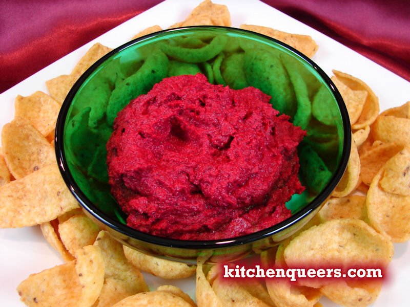 kitchenqueers's tweet photo. Check out the new KQ #video featuring #RoastedBeet #Hummus! #Recipe and #Tutorial here: https://t.co/gju9hlzG0I #chickpeas #beet #beetroot #garbanzobeans #aquafaba #DipAndChips #OvenRoasted https://t.co/bIUZXUsAA9