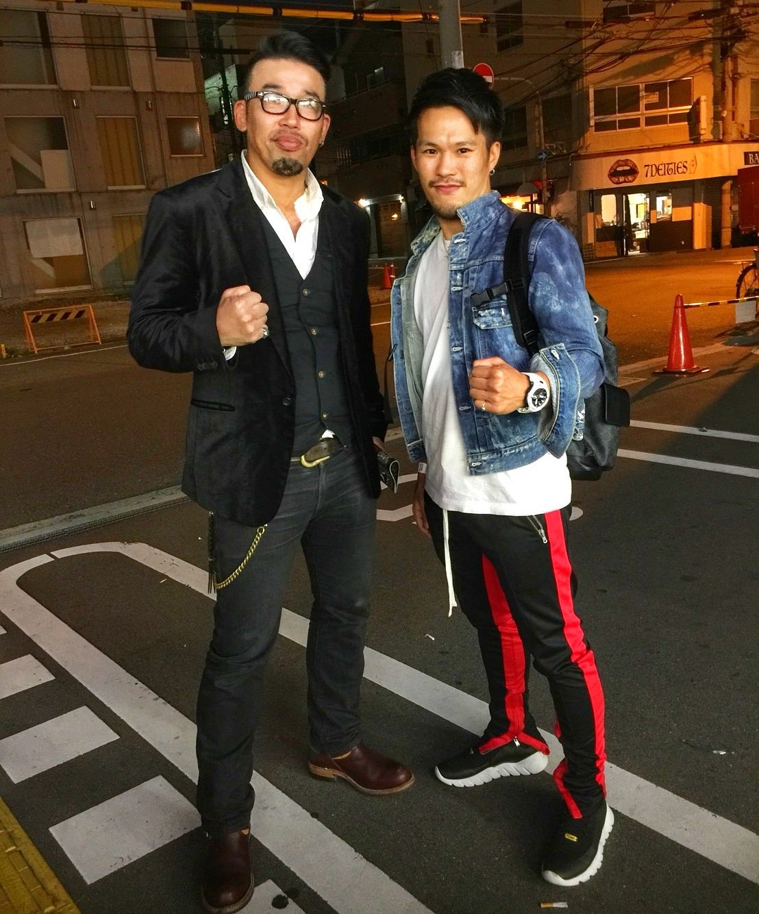 大石駿介 Hoost Cupに来ていた武蔵さんに写真を撮って頂きました ありがとうございました Hoostcup 武蔵 さん Kickboxing Fashion Ootd キックボクシング 格闘家 格闘技 ファッション お洒落 おしゃれ T Co Rqbd1qdui9 Twitter