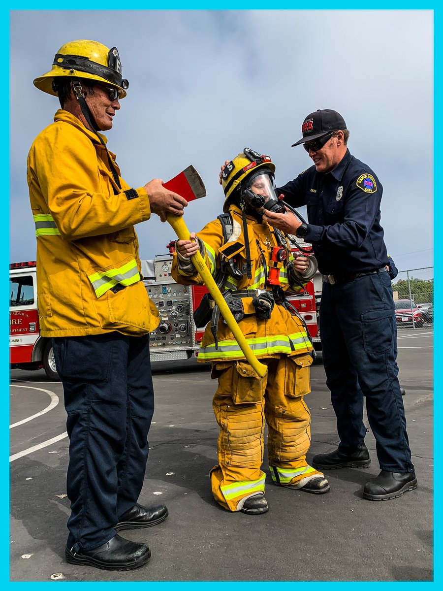 GrantGeckosSMM's tweet image. Today, Grant Kindergarteners had a special visit from the Santa Monica Fire Department! They had a great time learning more about these community helpers, how important their jobs are, and the special tools they use. Thanks, SMFD! @SMMUSD @santamonicafd #SMFD #GoGeckos #JRGeckos