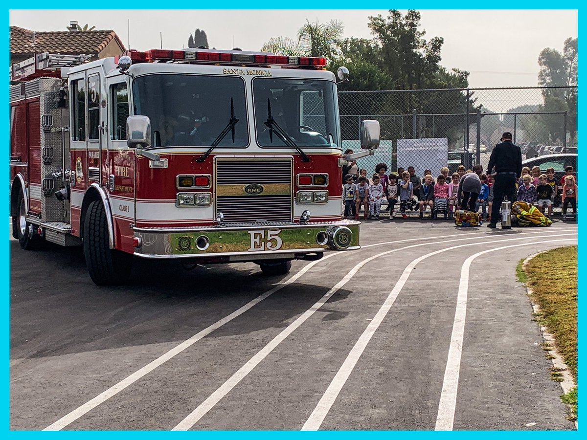 GrantGeckosSMM's tweet image. Today, Grant Kindergarteners had a special visit from the Santa Monica Fire Department! They had a great time learning more about these community helpers, how important their jobs are, and the special tools they use. Thanks, SMFD! @SMMUSD @santamonicafd #SMFD #GoGeckos #JRGeckos
