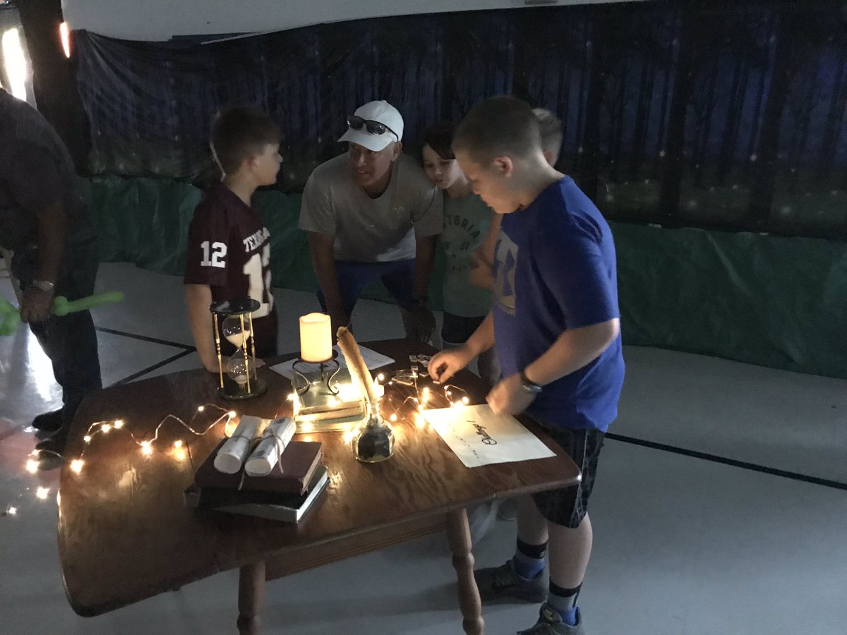 sherrie_berrys's tweet photo. What a great night!@LampasasKWE Many families escaped from Sleepy Hollow at the Fall Festival @LampasasISD #escaperoom #collaboration #leadkwe https://t.co/bAFSojpRDC
