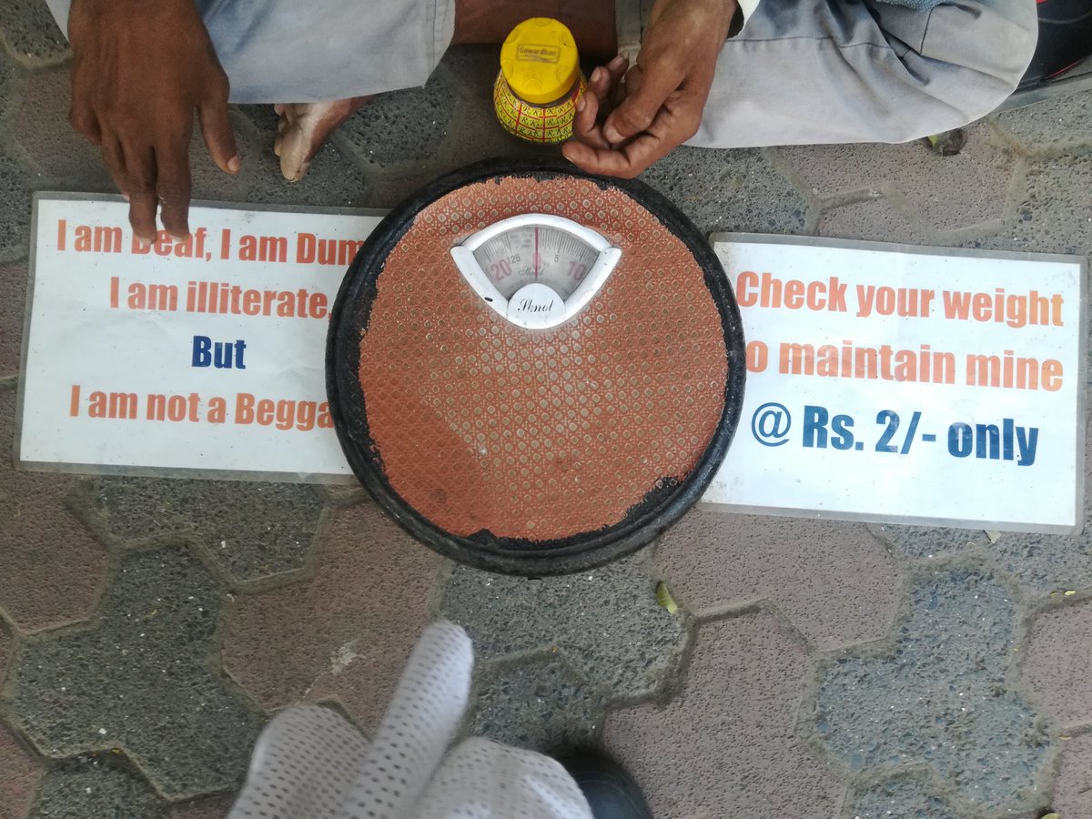 Shahbaz84524198's tweet photo. Truly touch by this....!!
#proudtobeindian #Roadside #heartmelt #readitcarefully https://t.co/3aa4mFOLL2
