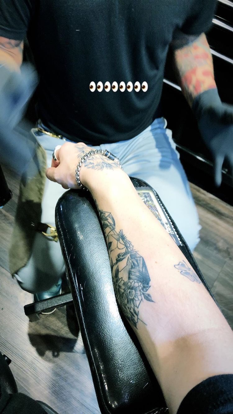 Why Don T We Updates New It Looks Like Jack Is Getting Another Tattoo What Do You Think It S Gonna Be C Jackaverymusic Via Story T Co S9bjmow8 Twitter
