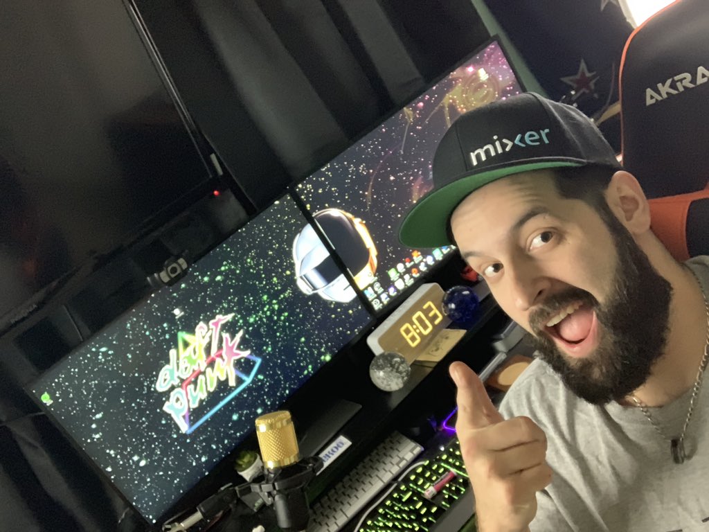 DaChaosCompany's tweet image. I would love a dedicated streaming pc so my son and I can run our streams with absolutely no issues and no lag whatsoever. #StreamlabsIntel and #cyberpower FTW. Mixer.com/Kek06