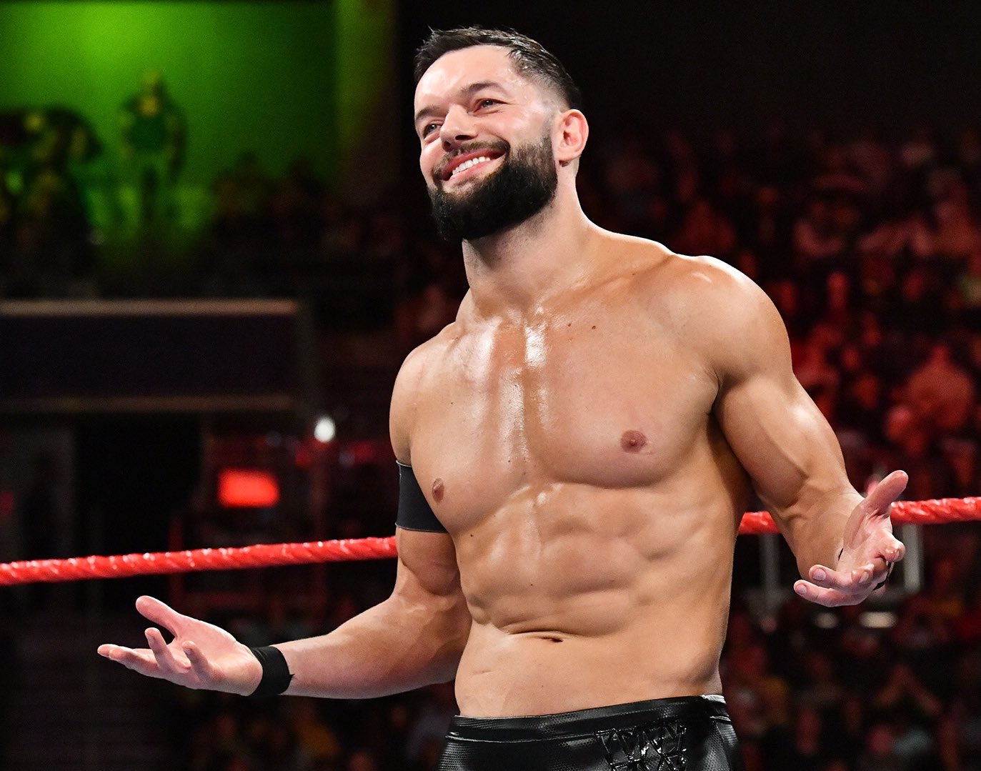 DquZzMzU4AIskiS.jpg:large