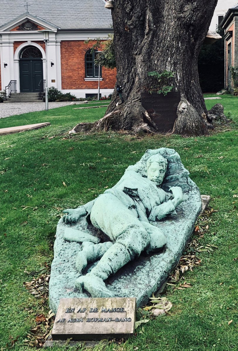 AprilMBeisaw's tweet photo. I'm in the last 30 minutes of my 18 hour journey home to NY from Denmark. As I am dead tired (awake for 22 hours), I'll share this photo of a grave in Copenhagen that I passed this morning. #nosleeptillbrooklyn #mapchat2018 https://t.co/Gl0KDwzSu0
