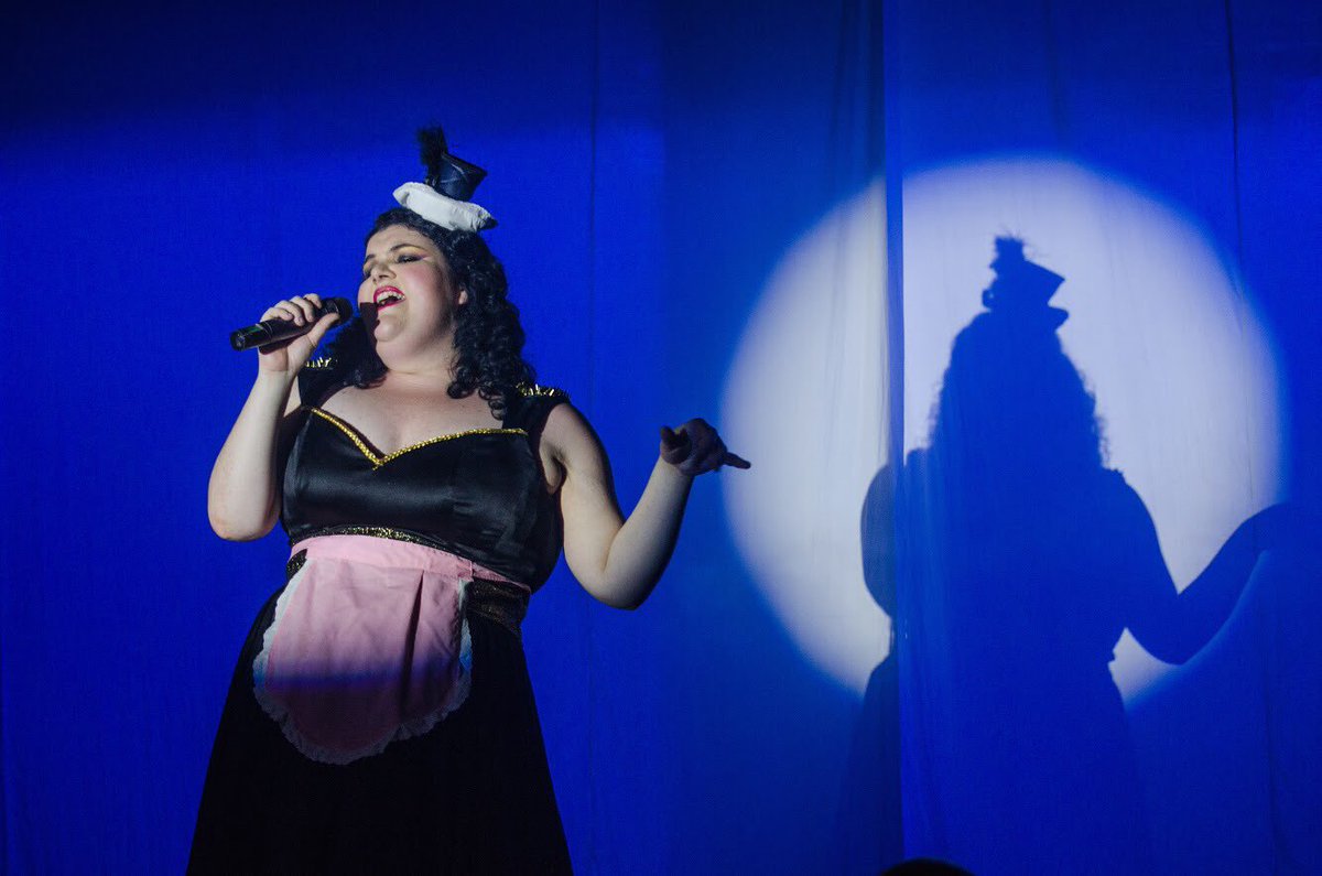 Este viernes 🙌🔥 hay previa, hay banda en vivo, hay musicales que amás, hay invitada especial de lujo, hay ganador/a de la #ExperienciaPleybill y VOS! 🙌 Sacá tus entradas en bit.ly/PleyEntradas <a href="/Teatro_Maipo/">Teatro Maipo Oficial</a> #MaipoKabaret