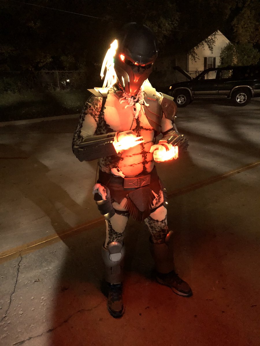 DavidCRinaldi's tweet photo. A big thanks to everyone that helped make Hillcrest STEAM Academy’s Trunk or Treat a success. #hillcreststeamacademy #trunkortreat #belton #halloween #3dprinting #ledpredator #makingkidshappy #thanks #seemehappy #seemecnc #hatchbox #filament #bigkidfun #nofilter https://t.co/AtSfyFZ1Ry