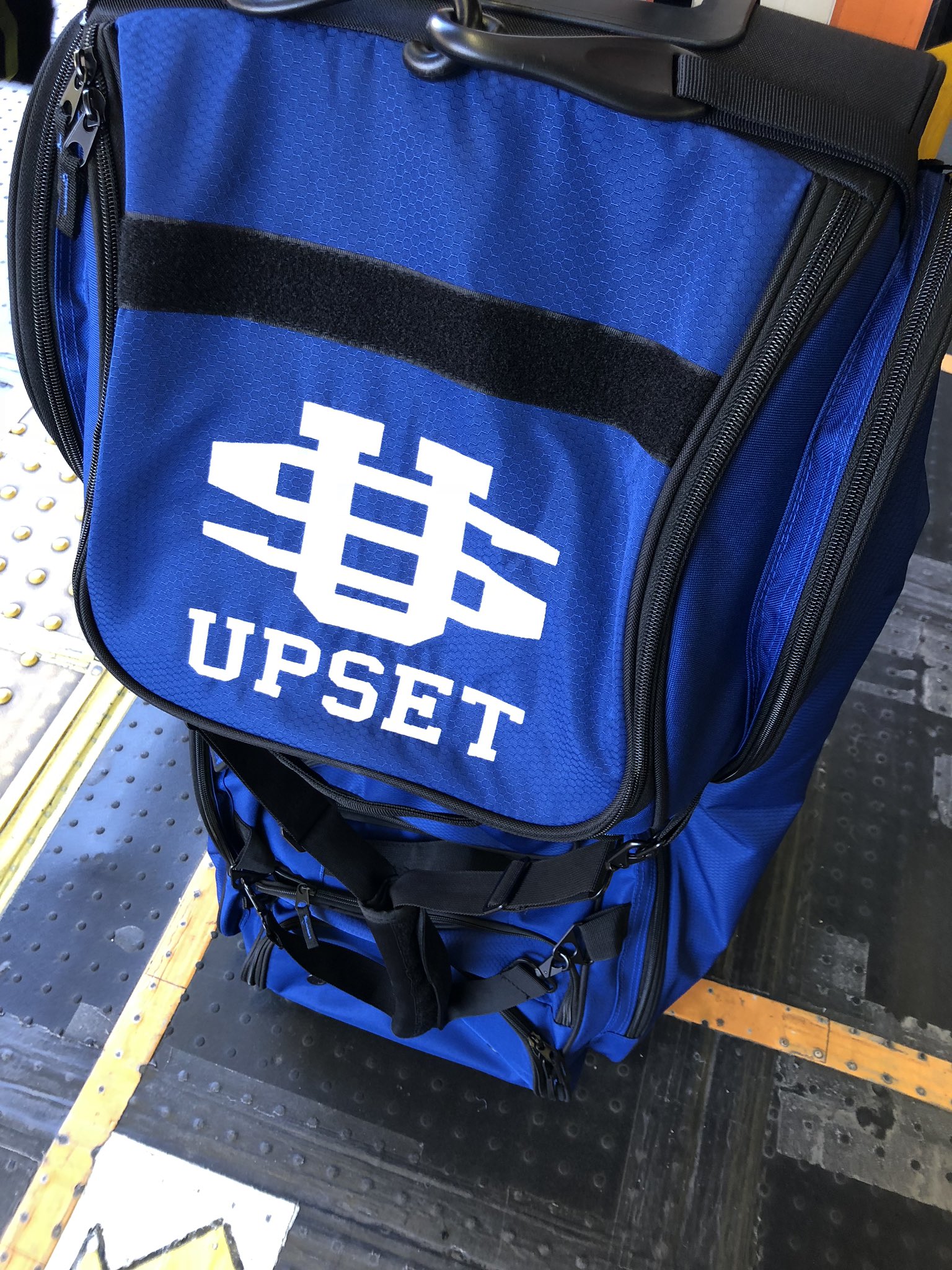 アップセットキャリーバッグ UPSET