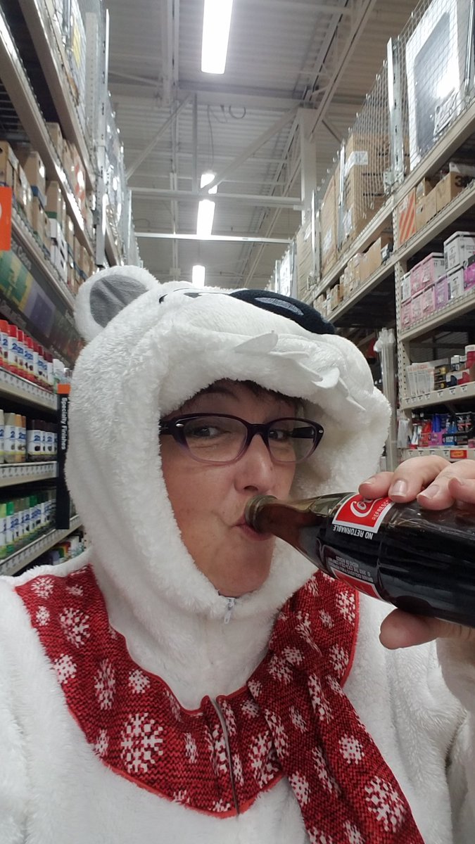 Tori683's tweet photo. Having fun at the trick or treat at home depot #unstoppable4422 https://t.co/fHElX5YsYb