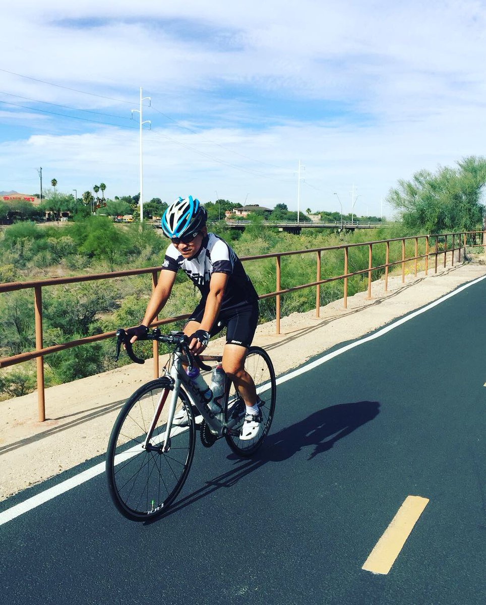 totallytucson's tweet photo. Happy Monday, #Tucson! Belated greetings! This day got away from me after 1pm when I left my morning #biking and #hiking w/friends on #LoopTrail to get back to work. Here’s to another weather-licious week in our #highdesertplayground. https://t.co/Rc0FWx9Hfg