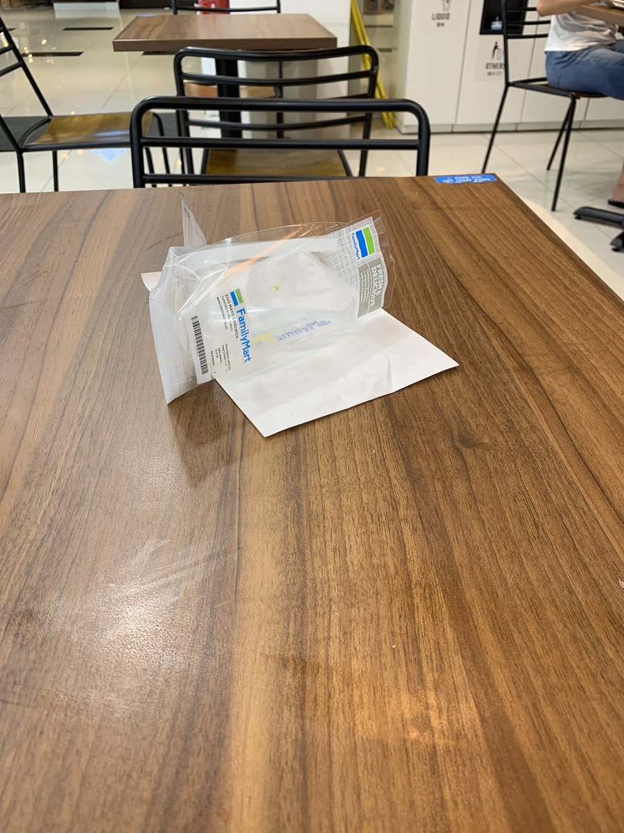 wilcwo's tweet photo. Malaysians are very lazy at cleaning up after they are done eating! What’s so difficult to clean up when you are done eating at fast food joints or places like family mart where explicit instructions have been given to clean up after you are done?
#lazymalaysians #lackrespect https://t.co/6OXkuanD1J