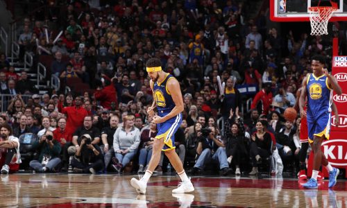 basketusa's tweet photo. Les réactions de la NBA au record de Klay Thompson https://t.co/ZaoxUHOaJW https://t.co/XKKUCXXAOa