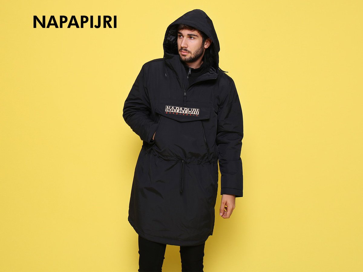 Napapijri nasce dalle mani di un artigiano italiano all'ombra del Monte Bianco, rinnova il mondo dell'abbigliamento da esterno realizzando borse, accessori e abbigliamento da viaggio con materiali innovativi e riservando un'attenzione unica allo stile. bit.ly/2qirmF7