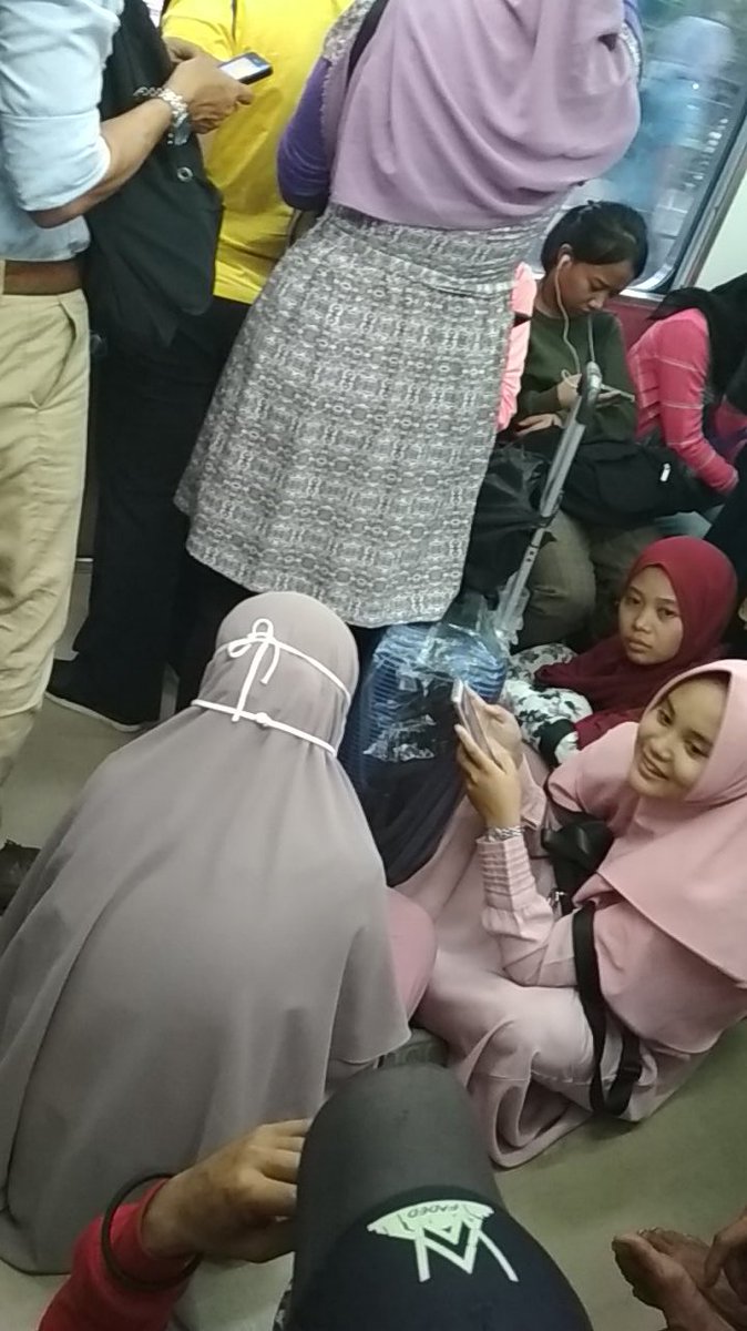 No Comen ah min <a href="/CommuterLine/">KAI Commuter</a> Rangkas - Tanah Abang