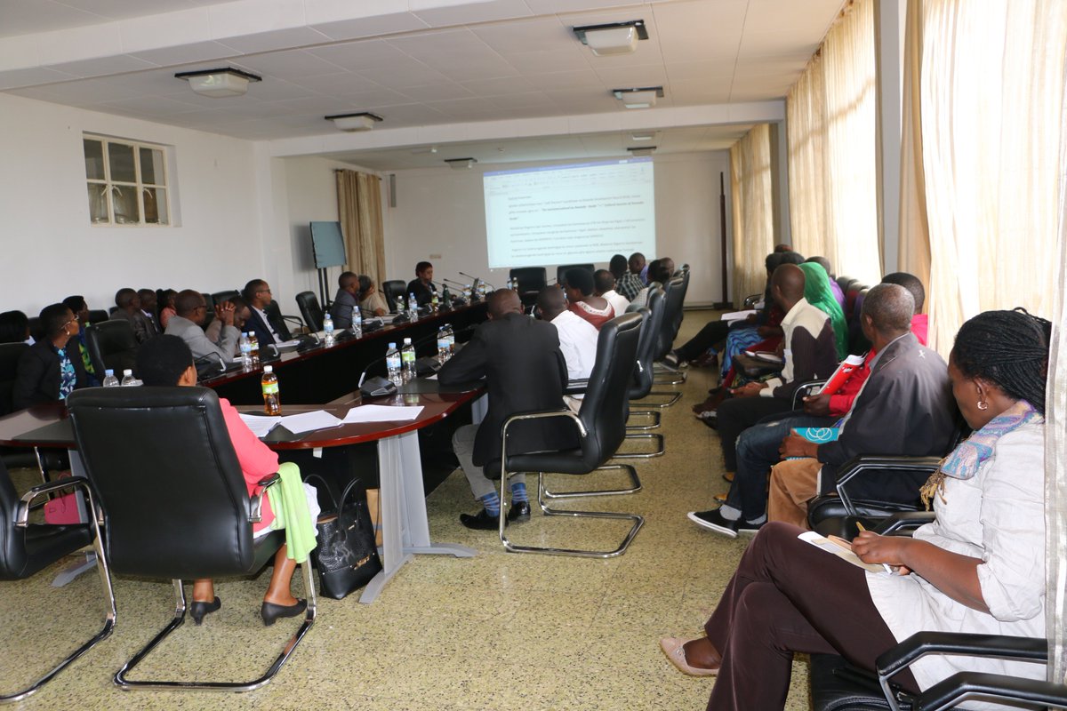 Rwanda_Sports's tweet photo. Iyi nama igamije kurebera hamwe uko #LiteracyWeek2018  yagenze, imbogamizi zagaragaye no kurebera hamwe uko   #LiteracyWeek2019 yazategurwa neza kurushaho https://t.co/Ax6zfJhmmJ