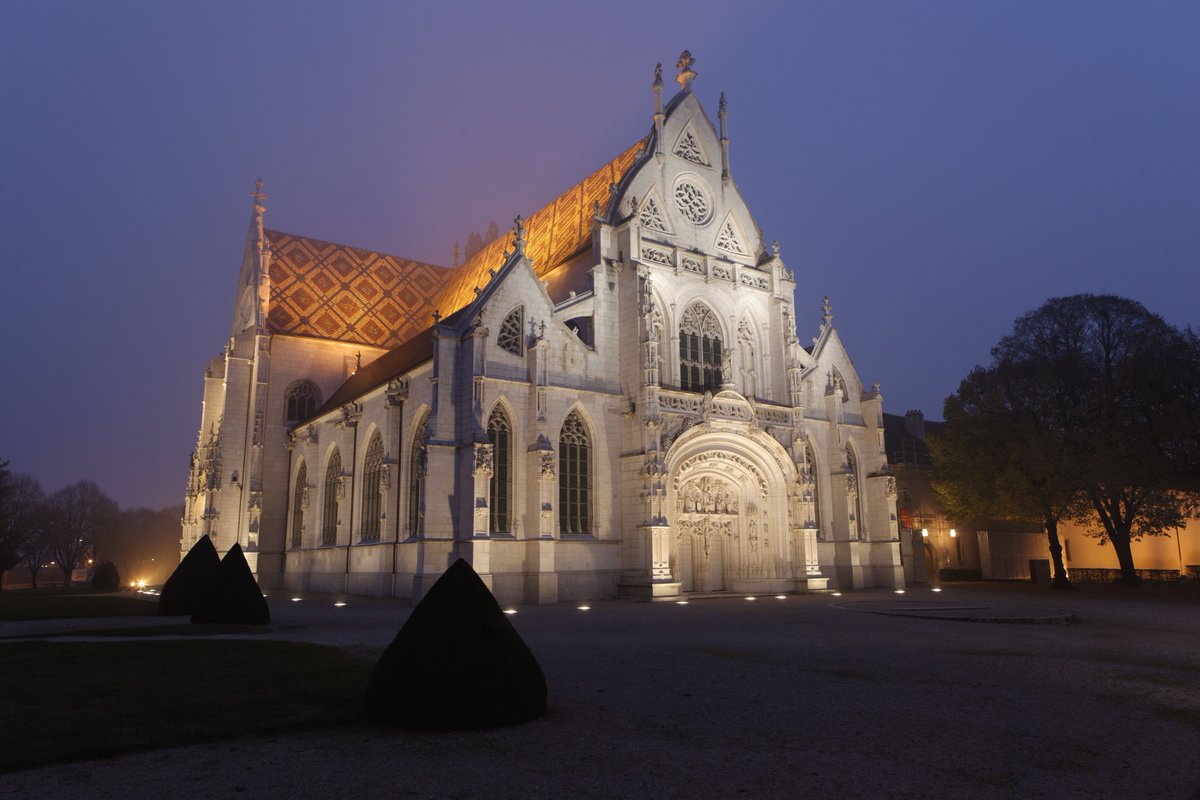 monasteredeBrou's tweet photo. @VisentinManu @Departement_AIN @aintourisme01 @otbourgenbresse @DombesTourisme @damienabad @GLacroix01 @baude_veronique @paysde_voltaire @OTPerouges @bernstephane . #revuedepresse ⭐️⭐️⭐️
Le monument à la une du magazine @vmfpatrimoine 😍
Un chef-d’œuvre dans un département avec un très riche patrimoine  #Brou2018 #EuropeForCulture 🇪🇺 https://t.co/vo1VbsDMjZ