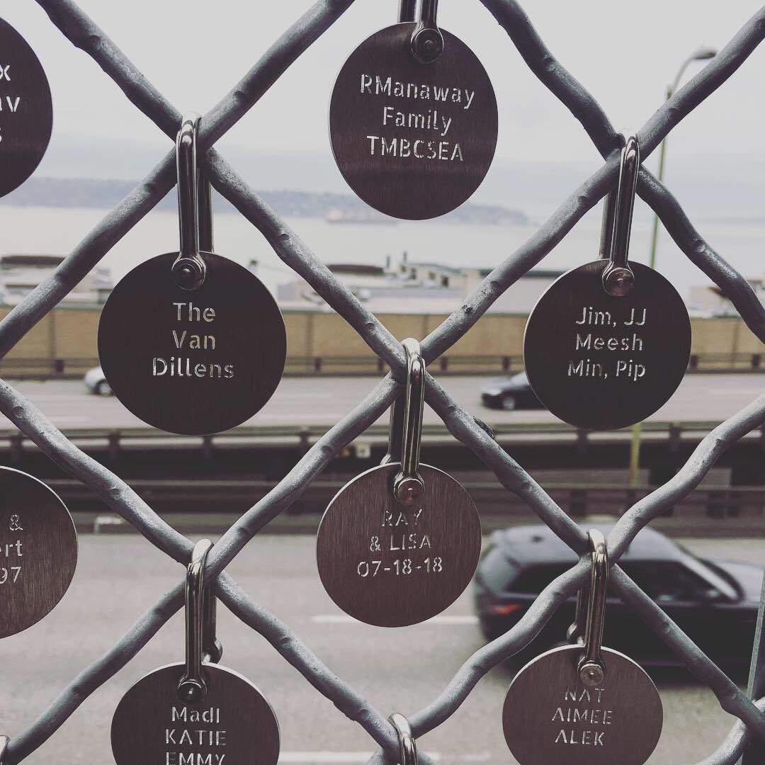 JimVanDillen's tweet photo. We were here! Pike Place Market charm achievement unlocked. @MichelleLiTV https://t.co/biHHEijvO7