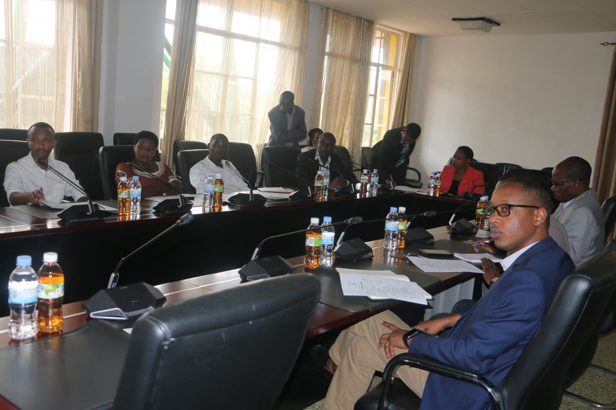 Rwanda_Sports's tweet photo. Iyi nama igamije kurebera hamwe uko #LiteracyWeek2018  yagenze, imbogamizi zagaragaye no kurebera hamwe uko   #LiteracyWeek2019 yazategurwa neza kurushaho https://t.co/Ax6zfJhmmJ