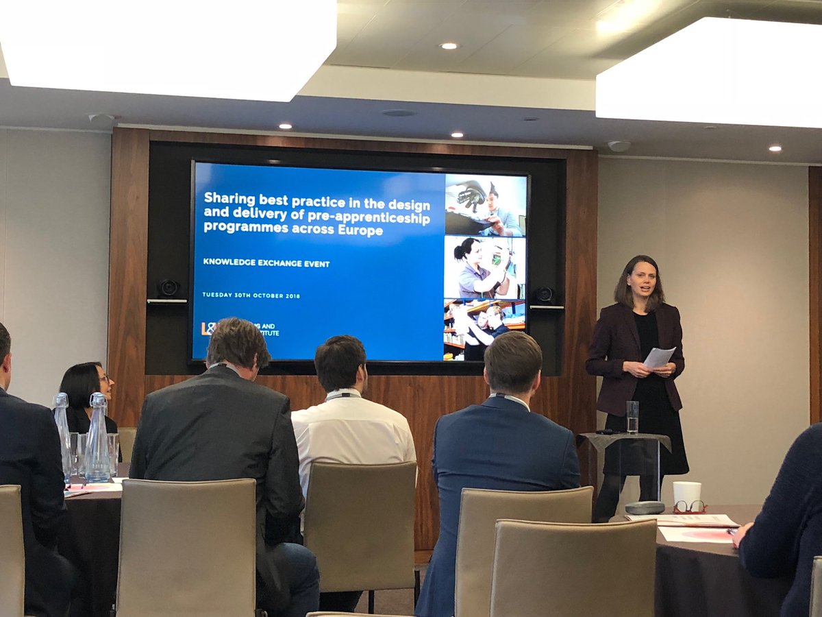 NicolaJAylward's tweet image. Hanka from ⁦@jpmorgan⁩ kicking off ⁦@LearnWorkUK⁩ knowledge exchange event #LWpreapprenticeships - we’re delighted to welcome 30 people from 10 European countries!
