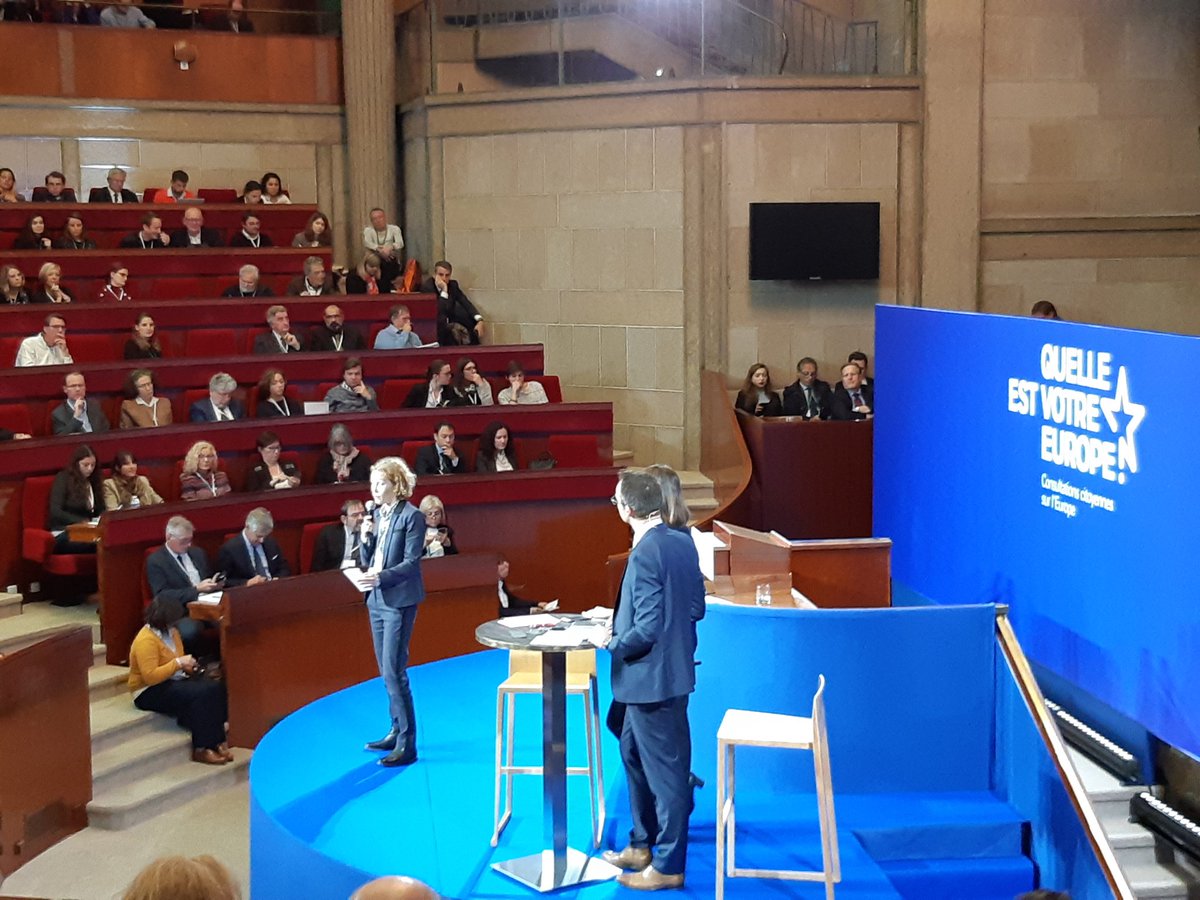 JeunesEuropeens's tweet photo. La #DIRECCTE93 présente sa consultation citoyenne avec les jeunes du département @seinesaintdenis. La consultation continue ! Merci pour votre initiative ! #MobilitePourTous #QuelleEstVotreEurope https://t.co/Y1KQ0xMlJY
