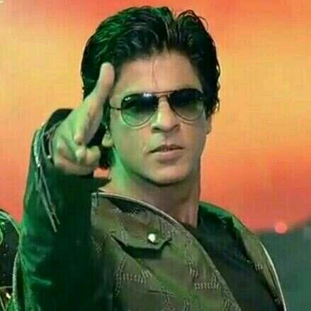 Srk_bangalore's tweet photo. When someone says their favorite actor is better than our King Khan 😎🔫😎🔫
How do you'll react and argue to such conversations?
MY FAVORITE ACTOR IS BETTER THAN YOURS! ❤️
Srkian for life 😍❤️
#3DaysForSRKDay
#MannatYatra2K18 https://t.co/OYUhnxXzbQ