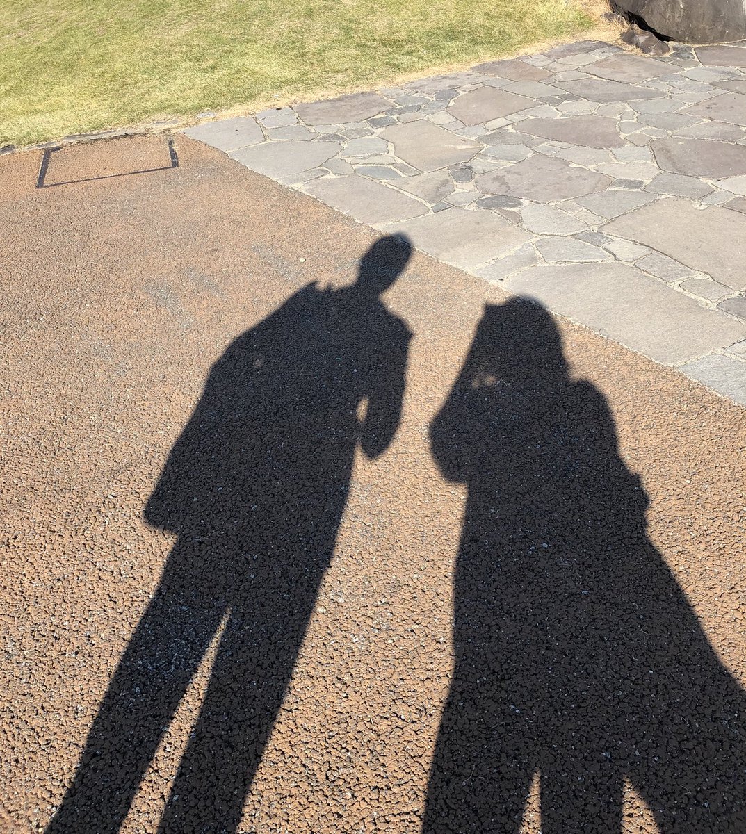𝑎𝑟𝑖𝑒𝑡𝑡𝑎 客観的に見える二人の影 恋人 二人の影 光と影 T Co Fz25jga0hs Twitter