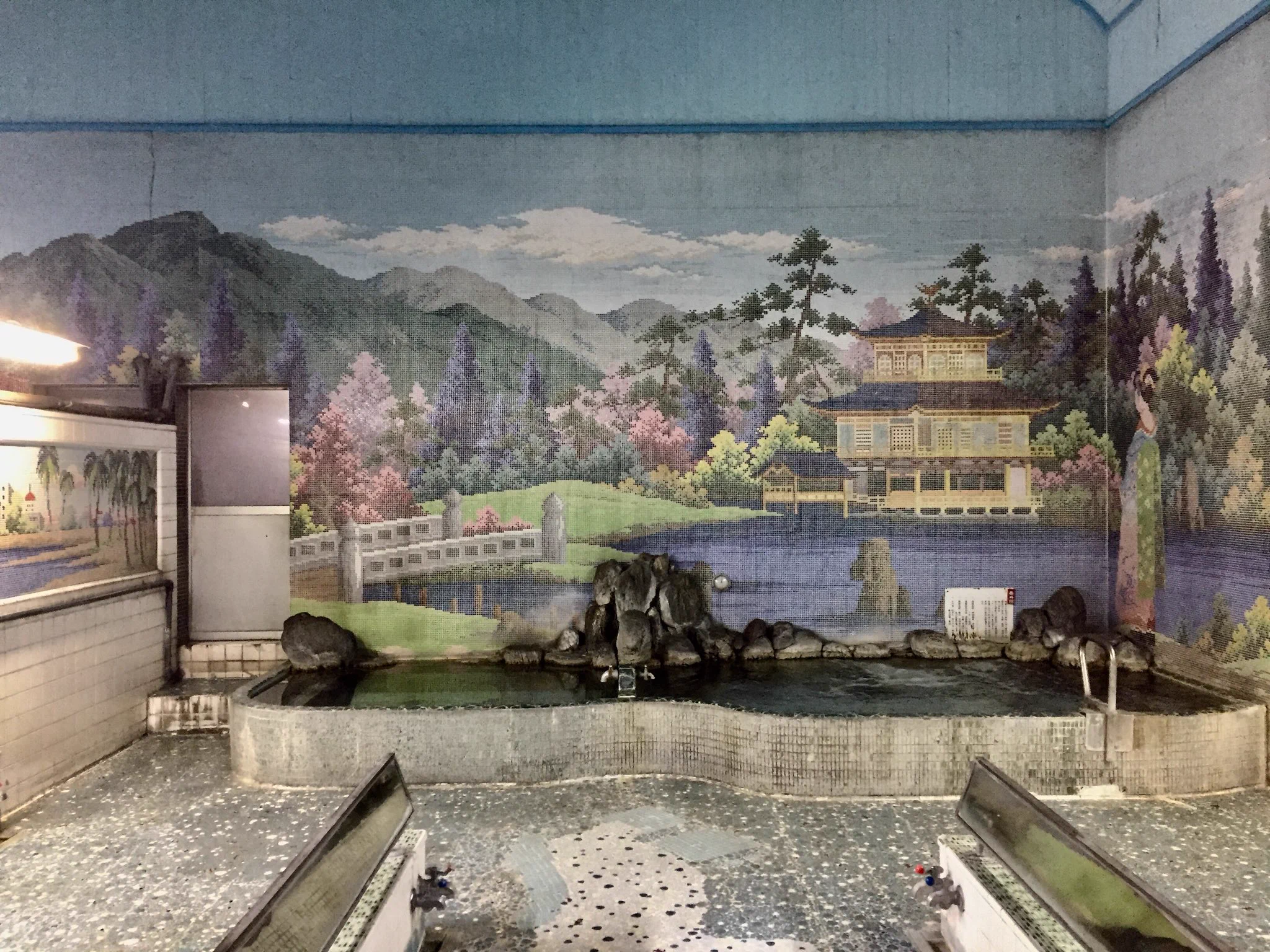 レトロでゴージャス‼︎葛飾にある銭湯が粋すぎる！