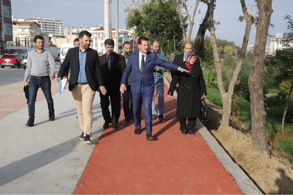 erdogantok55's tweet photo. Derebahçe Mahalle Muhtarımız Sabiha Demirci ve Çay Mahallesi Muhtarımız Ramazan Çetin ile birlikte yapımı devam eden Samsunun yeni hayat merkezinin adresi olacak İlkadım Koşu Yolu ve Hayat Parkurunda incelemelerde bulunduk. https://t.co/Qo8QNnljzt