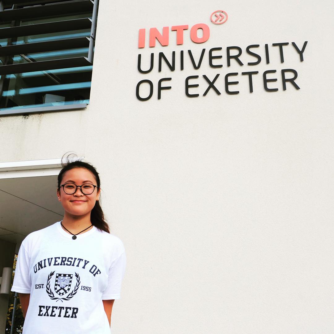 School_apply's tweet photo. Is the UK your dream place to study abroad? 🇬🇧Make sure to follow our Instagram Stories TODAY to discover what it’s like to be a student at @INTO_Exeter  🎓🤳 Go, Go Go SchoolApply-ers! 👋 #SAbroad #intostudy #takeover https://t.co/rvoP6ClGMt