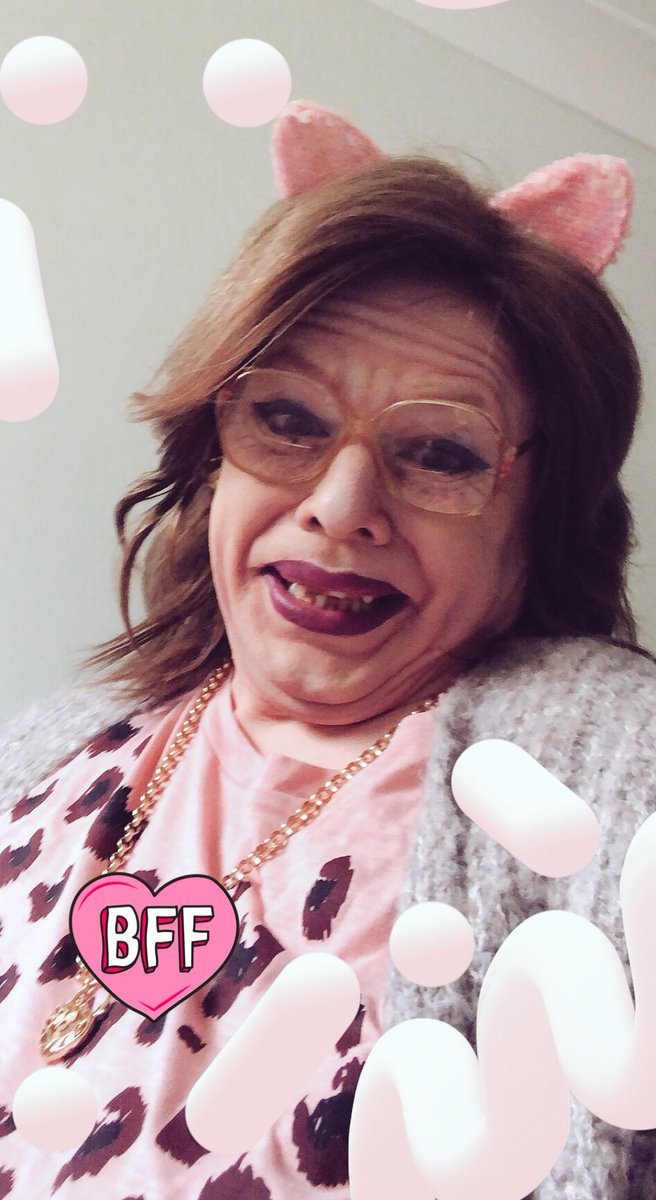 CherylynBarnes's tweet image. Pls rt this pix becase I actauly want it to go virel