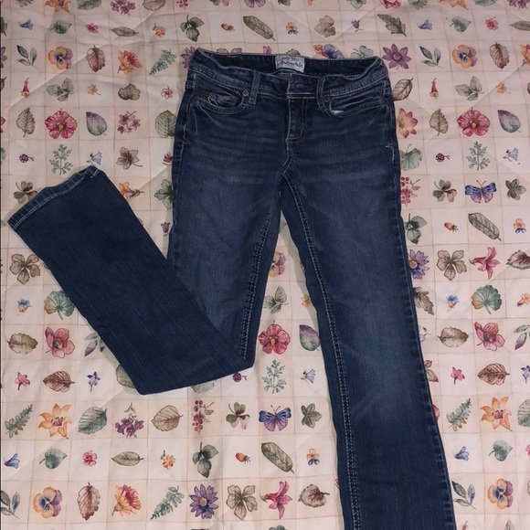 bubblelynn37's tweet photo. So good I had to share! Check out all the items I'm loving on @Poshmarkapp from @SimpleFeather77 #poshmark #fashion #style #shopmycloset #wildrose #aeropostale: https://t.co/EaOz1CKGJQ https://t.co/QVxB7sTnoM
