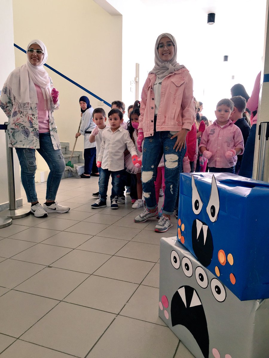 We are wondering what is going on in preschool department 🙄🙄 #BreastCancerAwarenessMonth #wecanbeatit #joinTheFight #hope #faith #cure <a href="/FThaalby/">Feda Thaalby</a> @DawhaHighSchool