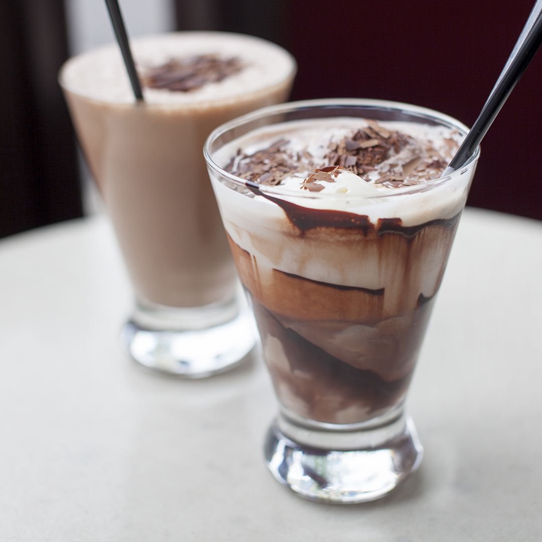 ganachechocolat's tweet photo. The weather is warming up &amp; we are cooling down with our delicious chocolate-inspired drinks made w/ real #chocolateganache
#cooldrinks #drinkyourchocolate #summeriscoming https://t.co/b8Gvvxq4pj
