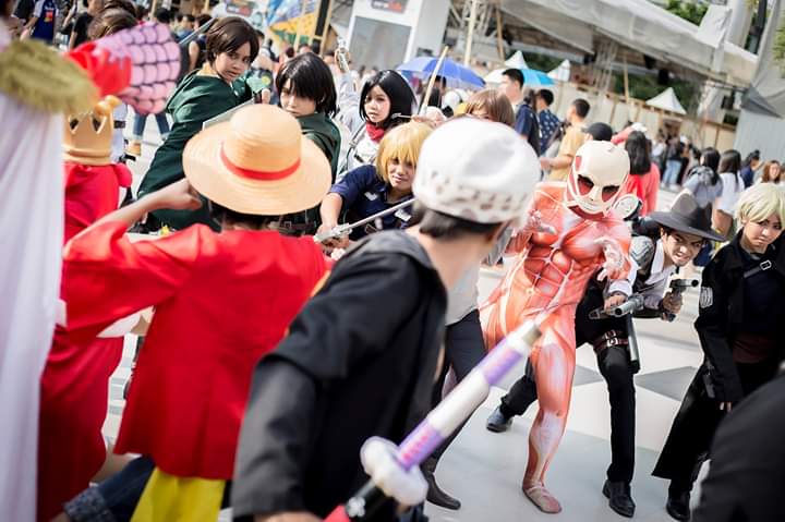 CosplayPond's tweet photo. Onepiece VS Attack on Titan #TGS2018 #ThailandGameShow2018 https://t.co/YCK6zv0sHC