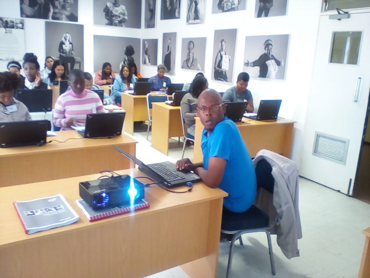 Siyafunda_ctc's tweet photo. #DTPS & #Siyafunda making things happen! Thank you @Stellarated aka #BabesWeInternet with your team @DtpsZA @smileysiyafunda you left a #mark in #KZN & #Limpop now doing it over again in #WesternCape #SaartjieBartmanCentre is the venue! #GoodLuck to everyone participating 🙌👌 https://t.co/sSGu041S4S