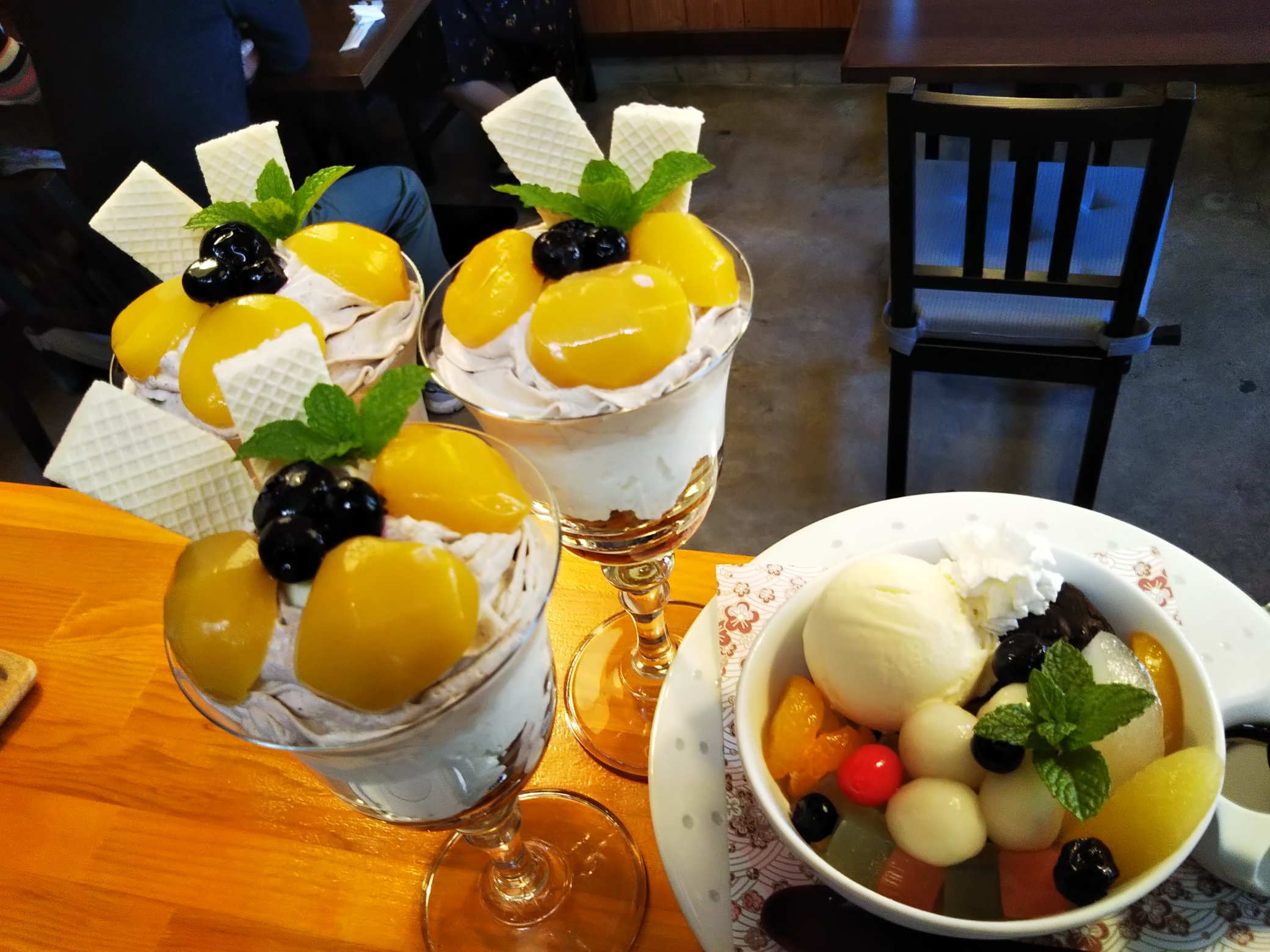 توییتر 草津温泉 花栞 はなしおり در توییتر 忙しかった たくさんのお客様に来店して頂きましたm M 今日もスイーツをたくさん作りました ありがとうございます 明日も営業しまして 木曜日に休みを頂きますm M 花栞 草津温泉 草津温泉カフェ