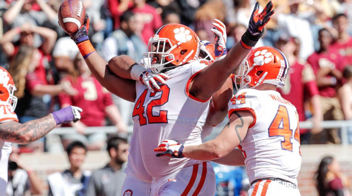 HotCapper2000's tweet image. Overall #CollegeFootball Season Record: 44 - 27 (62%)

Week 1 : 6-3 (67%)                   

Week 2: 4-4 (50%)

Week 3: 4-3 (57%)

Week 4: 5-3 (63%)

Week 5: 6-2 (75%)

Week 6: 4-4 (50%)

Week 7: 7-4 (64%)

Week 8: 4-2 (67%) 

Week 9: 4-2 (67%)

#Betting #CFB #Sportsbetting