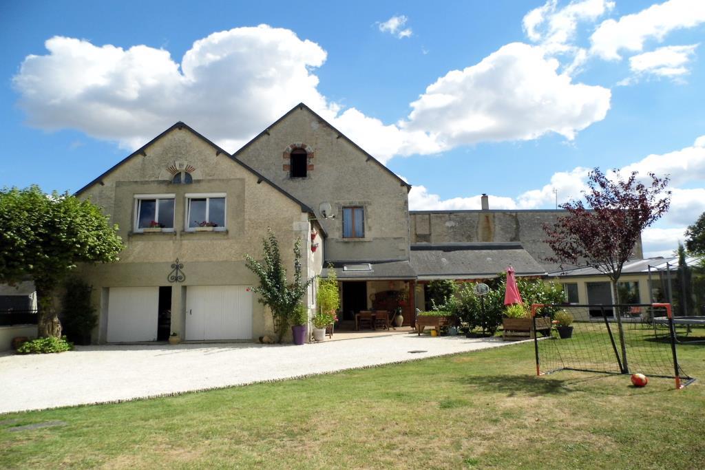 1st4FrenchProp's tweet image. Property in #LA_TRIMOUILLE, #Poitou_Charentes, 203,300 euros  £180,506: Ref: 32627vm; This large village house has been entirely renovated by the present owners. Situated in #La_Trimouille, a village with all services, (school, shops, doctor, phamacy… dlvr.it/QpxKZz