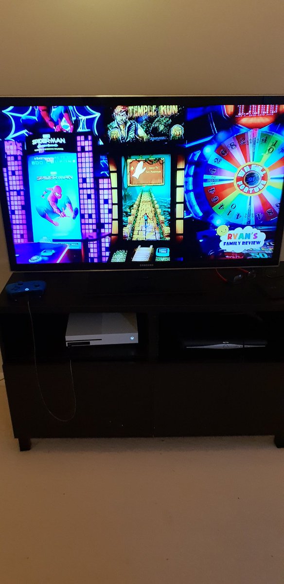 HauntedGaminguK's tweet image. Just a console and a tv right now. Would love a pc set up to help my stream #streamlabsintel #elgato or  #corsairrgbk70