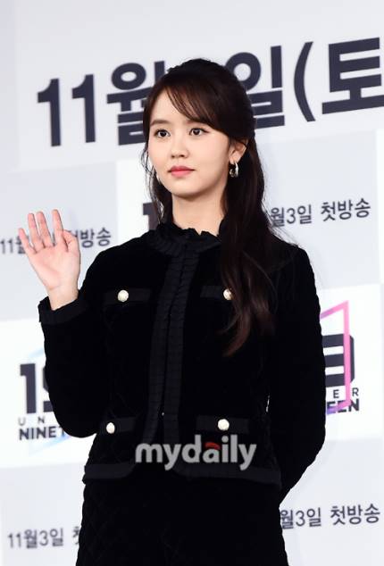 '언더나인틴' MC 김소현
(MBC Under 19 Press Conference)
She's so perfect😎❤️
<a href="/hellokimsohyun/">김소현</a>
#김소현 #KimSoHyun