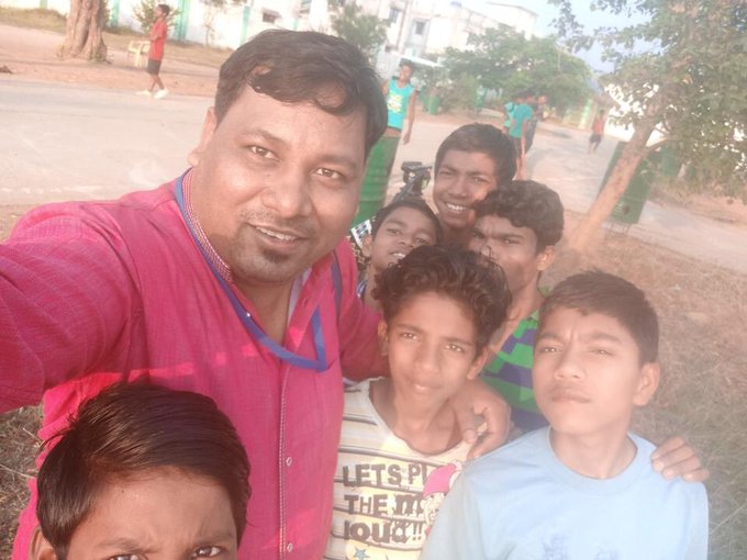 View image on Twitter