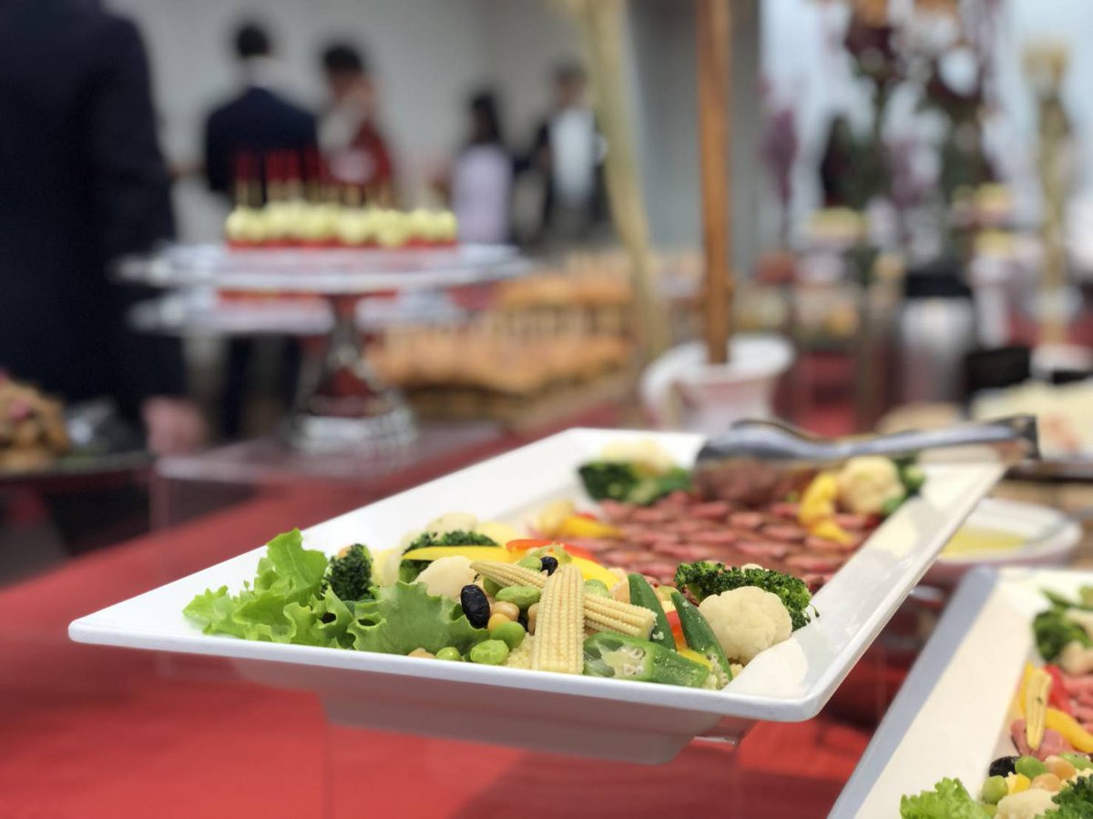 FrontierMaker's tweet photo. 10/24(水)に行われたオープニングイベント後の情報交換会では、
さまざまなバックグラウンドを持つ方々が交流を図りました🤝

多様な価値観に触れる機会にもなる「フロンティアメイカー育成講座」💡
講座のお申込は明日までとなっております💁！
https://t.co/H5EfBH7Qzu https://t.co/zdThduwdiT