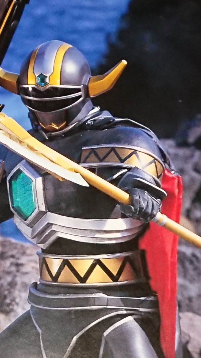 星獣戦隊ギンガマンの黒騎士。全身漆黒の甲冑に身を包んだデザインに