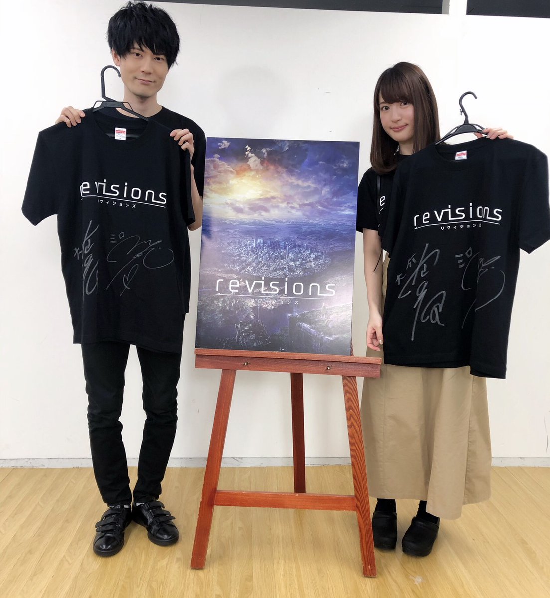 Twitter पर Revisions リヴィジョンズ 公式 内山昂輝 さんと 小松未可子 さんサイン入り オリジナルs D S Tシャツ プレゼントへのたくさんのご応募 誠にありがとうございました 抽選を行い 当選者様にはこのアカウントよりdmでご連絡を差し上げます 今後も