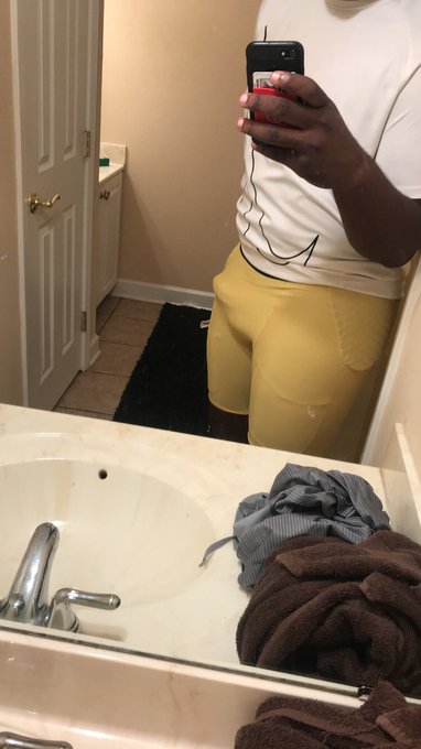 You know i keep that mf THANG on me https://t.co/BgQivFhFC2